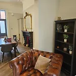 Centre Fabulous Georgian Townhouse كارلايل