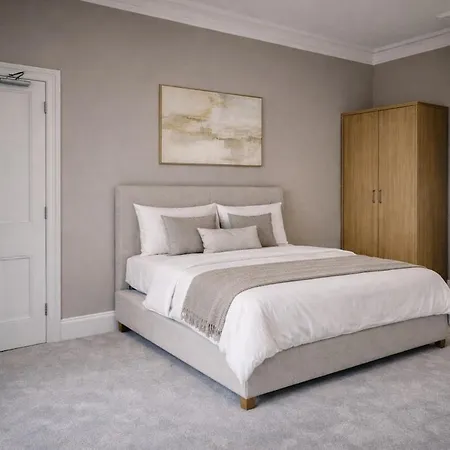 Centre Fabulous Georgian Townhouse بيت للعطل *