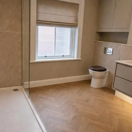 Centre Fabulous Georgian Townhouse * كارلايل