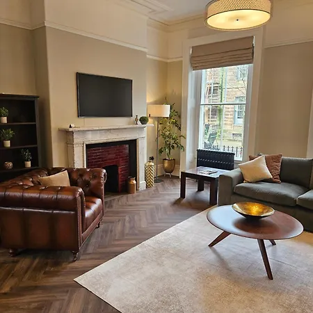 Holiday home Centre Fabulous Georgian Townhouse