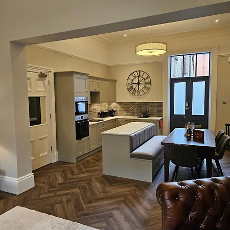 Centre Fabulous Georgian Townhouse * كارلايل