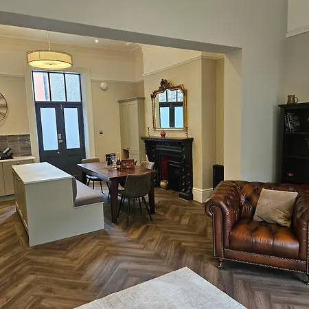 Centre Fabulous Georgian Townhouse 別荘 カーライル