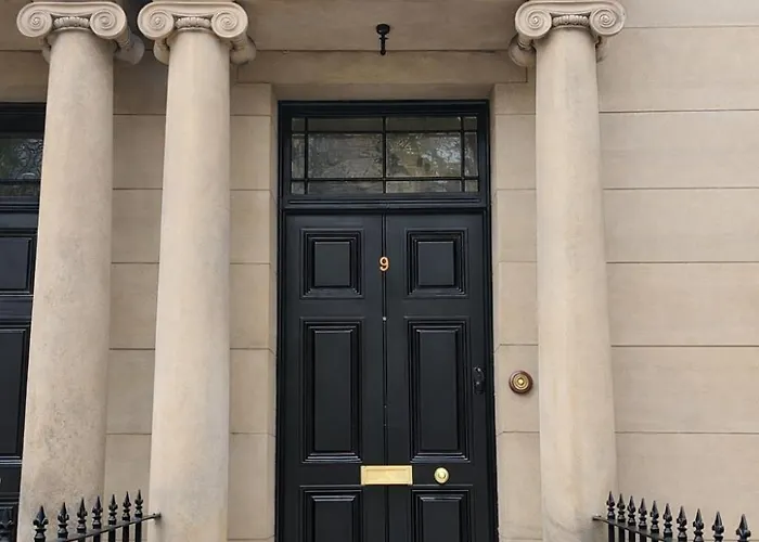 Holiday home Centre Fabulous Georgian Townhouse