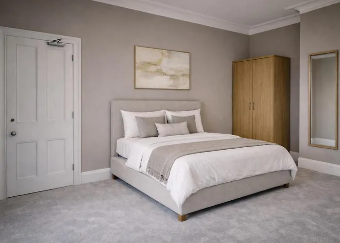 Centre Fabulous Georgian Townhouse بيت للعطل *