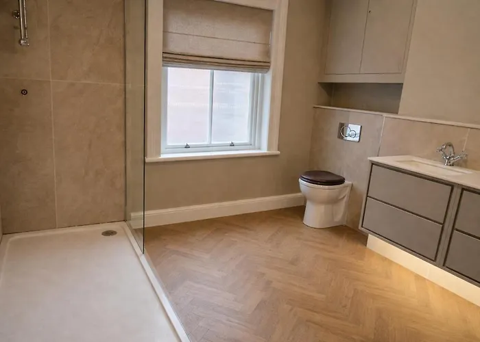 Centre Fabulous Georgian Townhouse * كارلايل